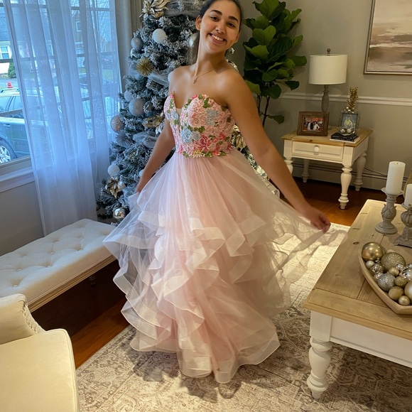 Gorgeous Camille La Vie ball gown dress perfect for prom, sweet 16th and formal - Picture 11 of 11